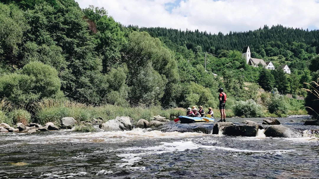 Rafting Zwarte Woud Raften op een rivier in het Zwarte Woud